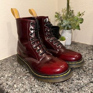 DOC MARTENS VEGAN 1460 BOOTS IN CHERRY RED